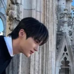 South Korean actor Byeon Wooseok captivated audiences at the Prada Menswear S/S 2025 fashion show in Milan, showcasing his undeniable model presence. His impressive runway debut and enthusiastic fan reception both in Milan and among Korean online communities solidified his status as a rising star.