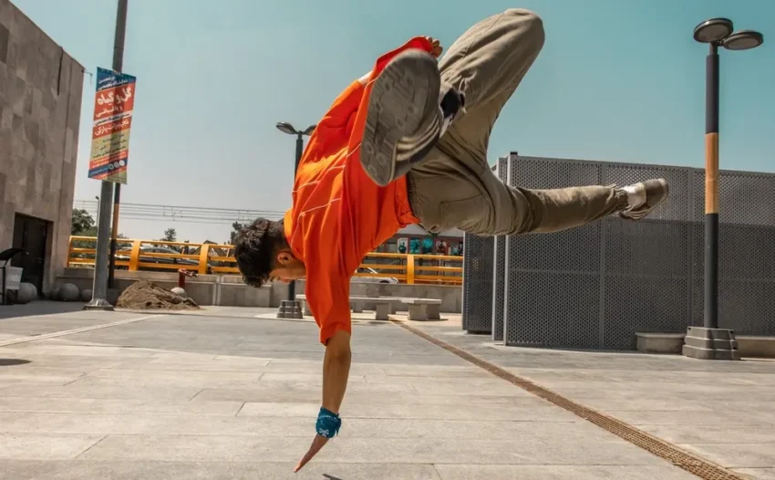 Parkour athletes from the UK team "STORROR" encountered spicy peppers on a Korean rooftop while filming. Their unexpected reaction to the peppers sparked cultural curiosity and mixed reactions online.